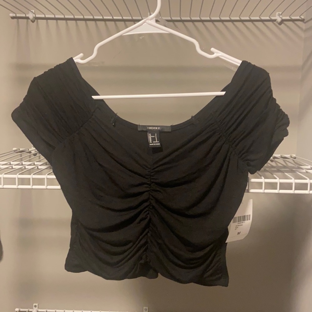 NWT * Forever 21 Black Knit Ruched Front Top in Size Small